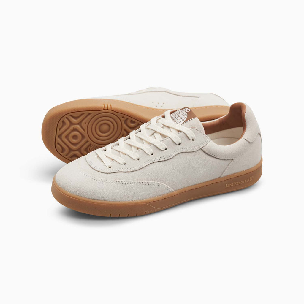 CM001 Suede (White/Gum)