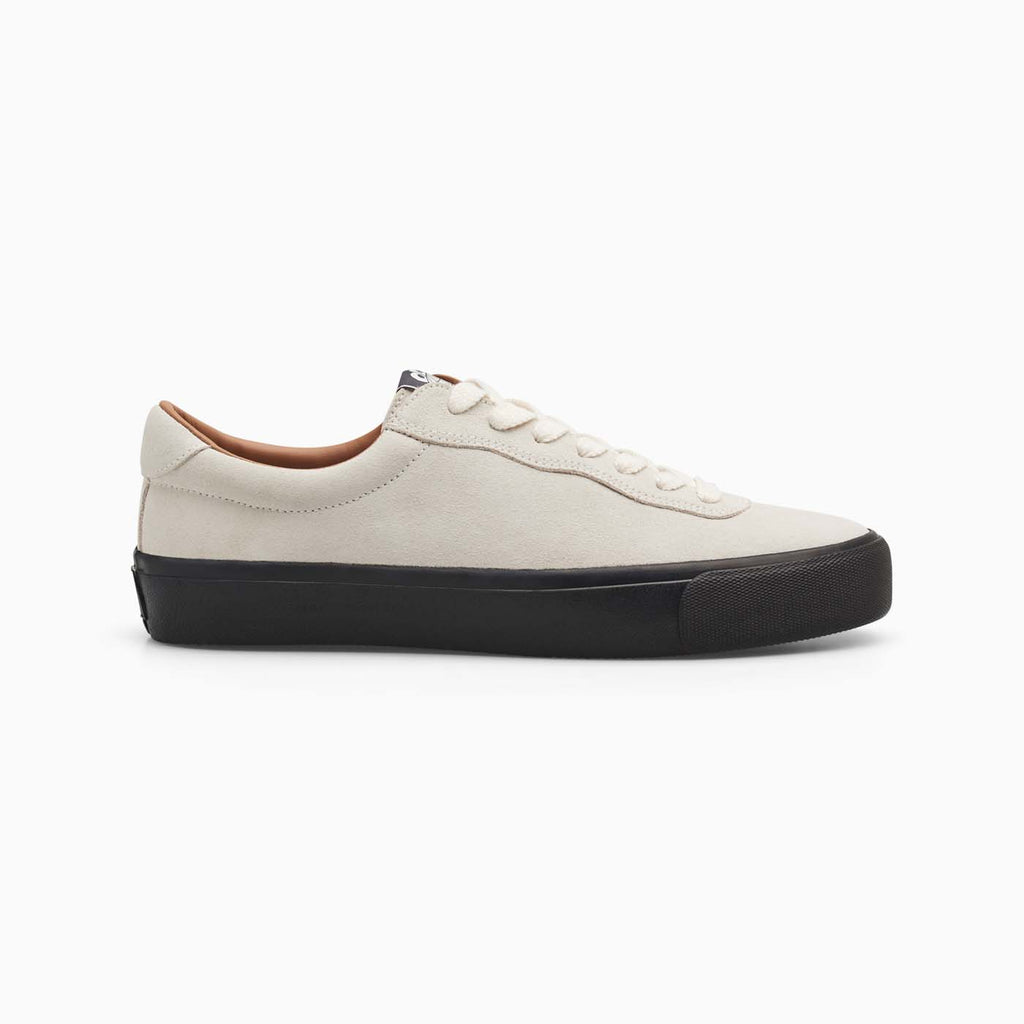 VM001-Lo Suede  (White/Black)