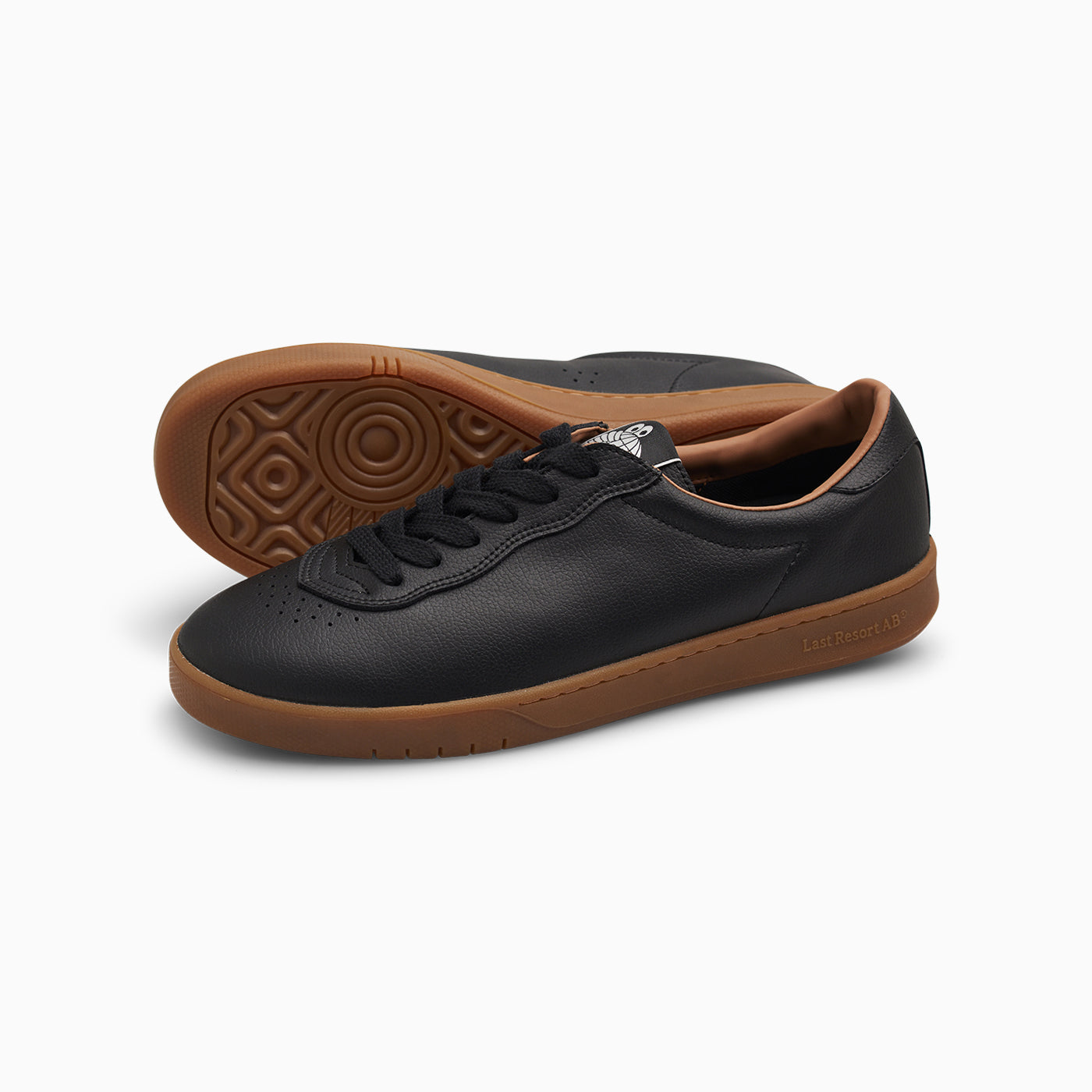 CM003 (Black/Gum)