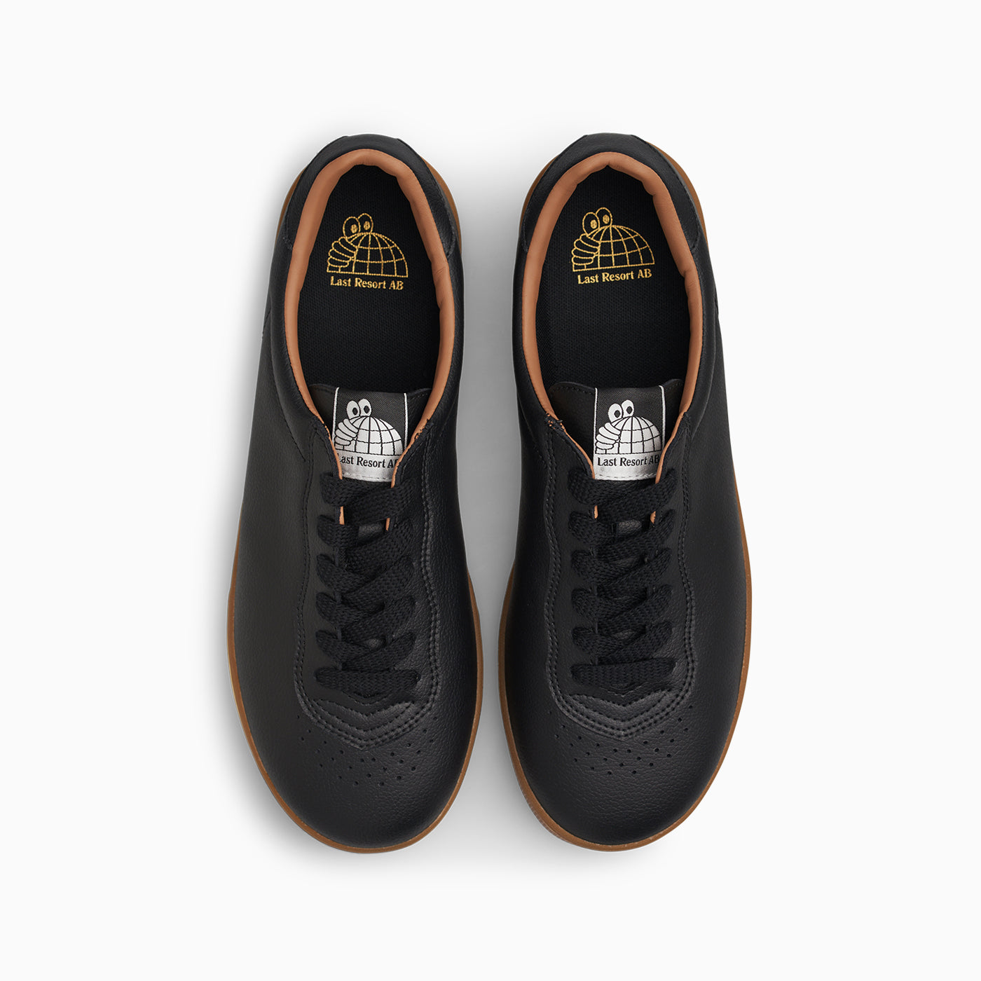 CM003 (Black/Gum)